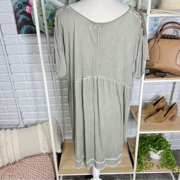 Vici POL Embroidered Tunic Top Size Medium - Picture 3 of 5